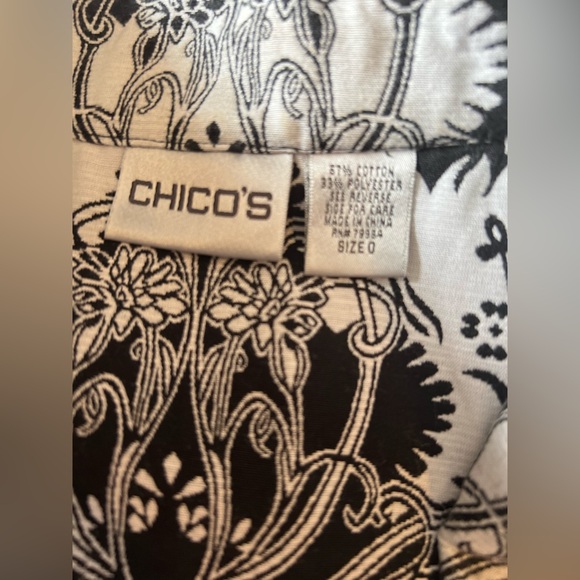 Chico's Black and White Baroque Blazer Size M. Classic. - Picture 6 of 6